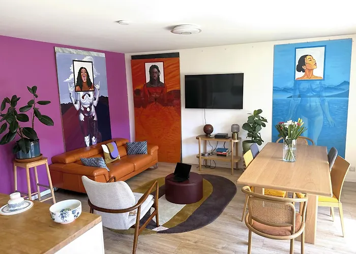 Uta House La Plaine